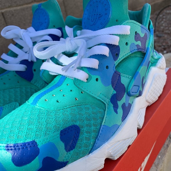 Size 10.5 - Picture 2 of 5